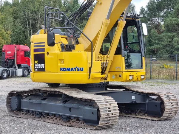 Komatsu pc228us 3